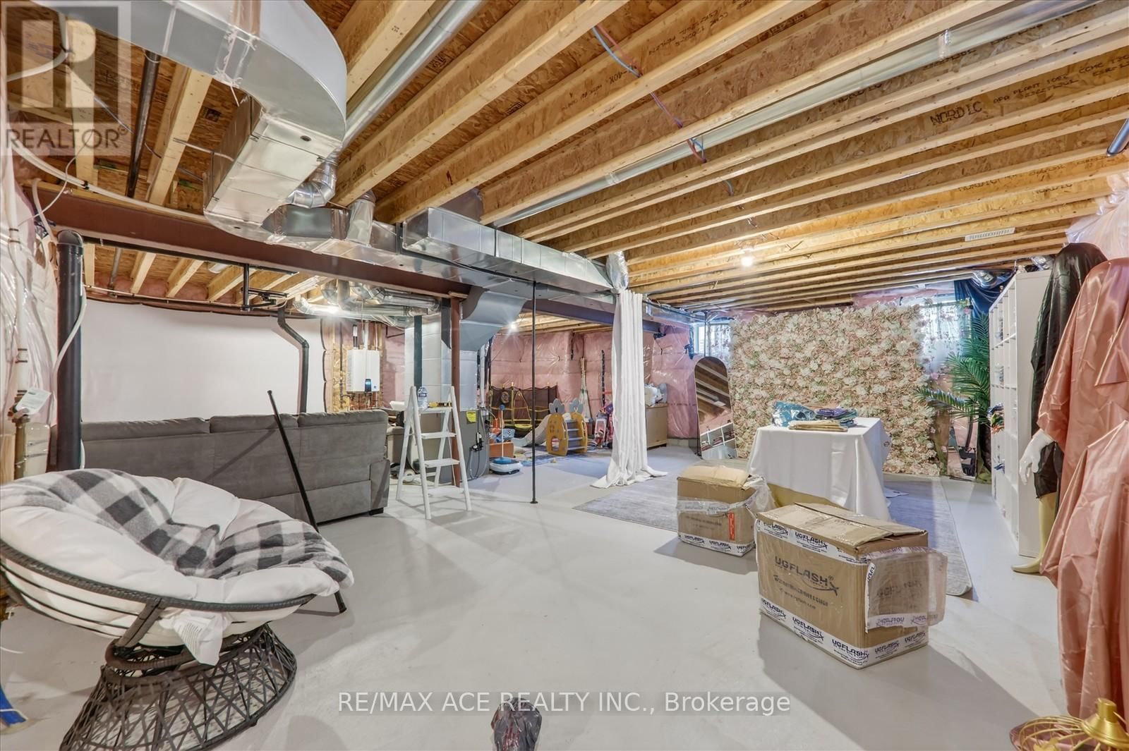 1419 MOCKINGBIRD SQUARE Image 29