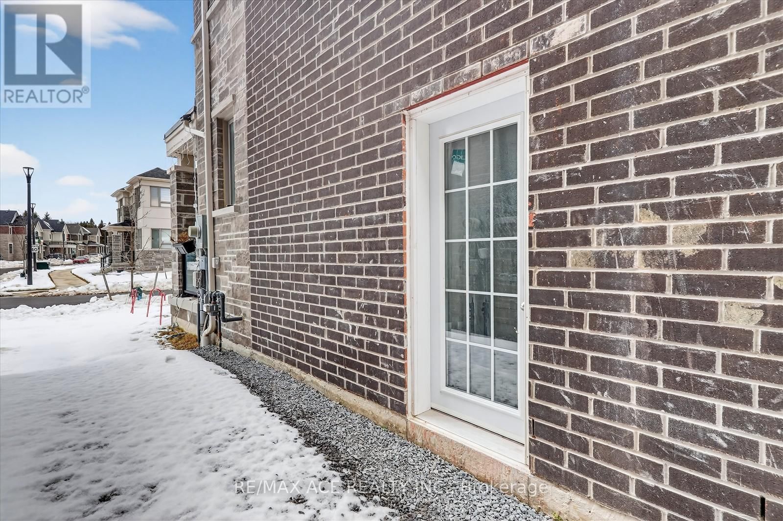 1419 MOCKINGBIRD SQUARE Image 30