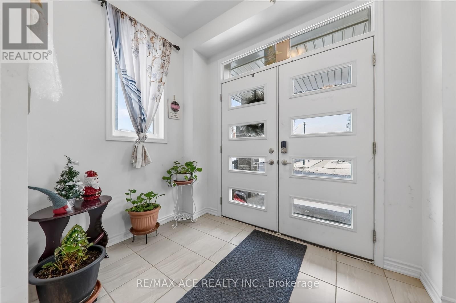 1419 MOCKINGBIRD SQUARE Image 5