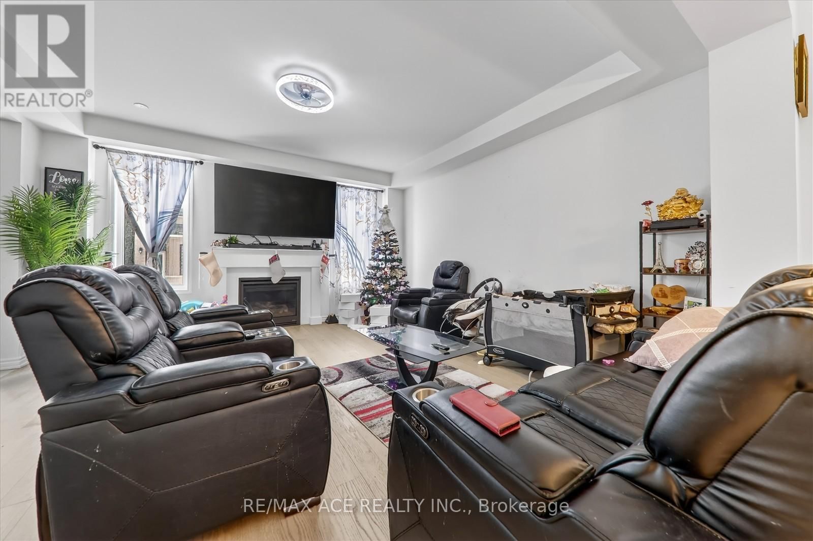 1419 MOCKINGBIRD SQUARE Image 8