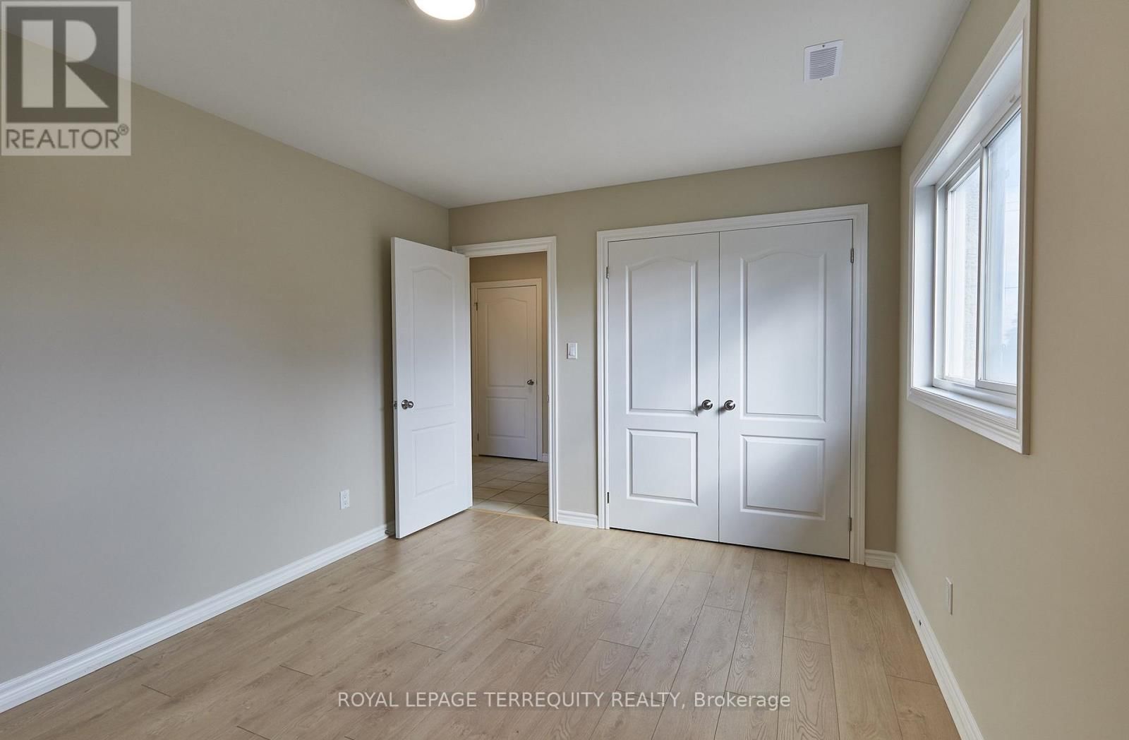 2 - 556 PARK ROAD SOUTH Image 15