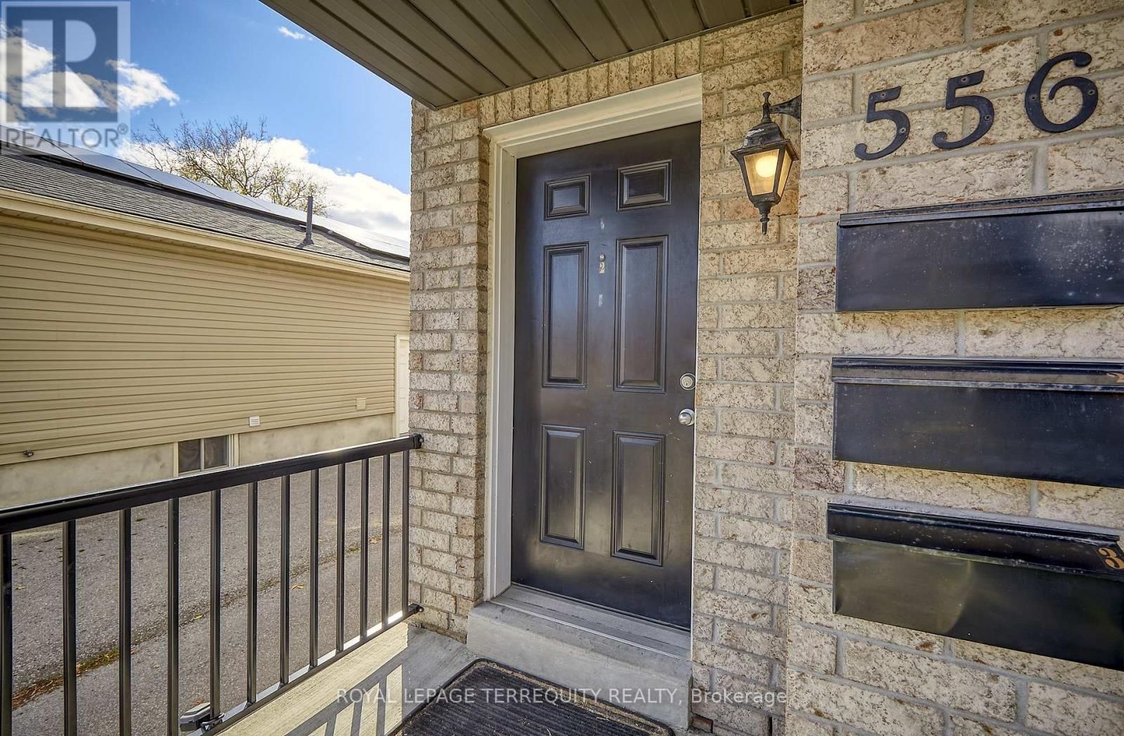 2 - 556 PARK ROAD SOUTH Image 3