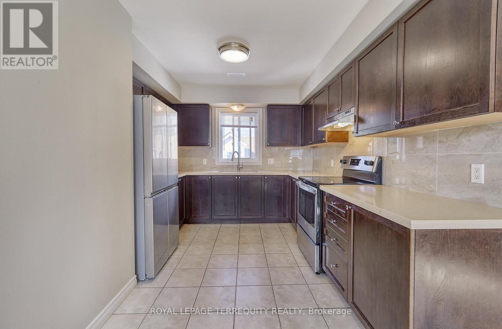 2 - 556 PARK ROAD SOUTH Image 5