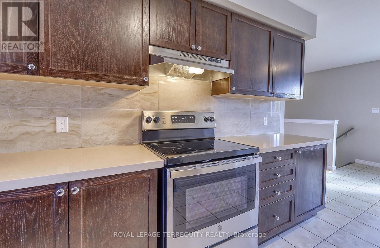 2 - 556 PARK ROAD SOUTH Image 7