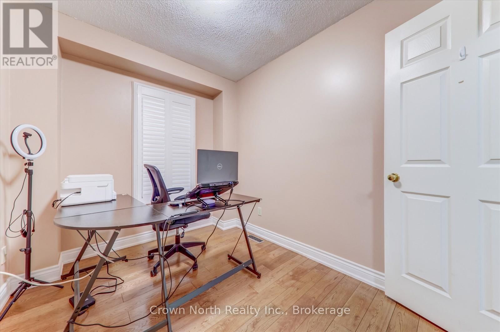 17 PLUMROSE BOULEVARD Image 13