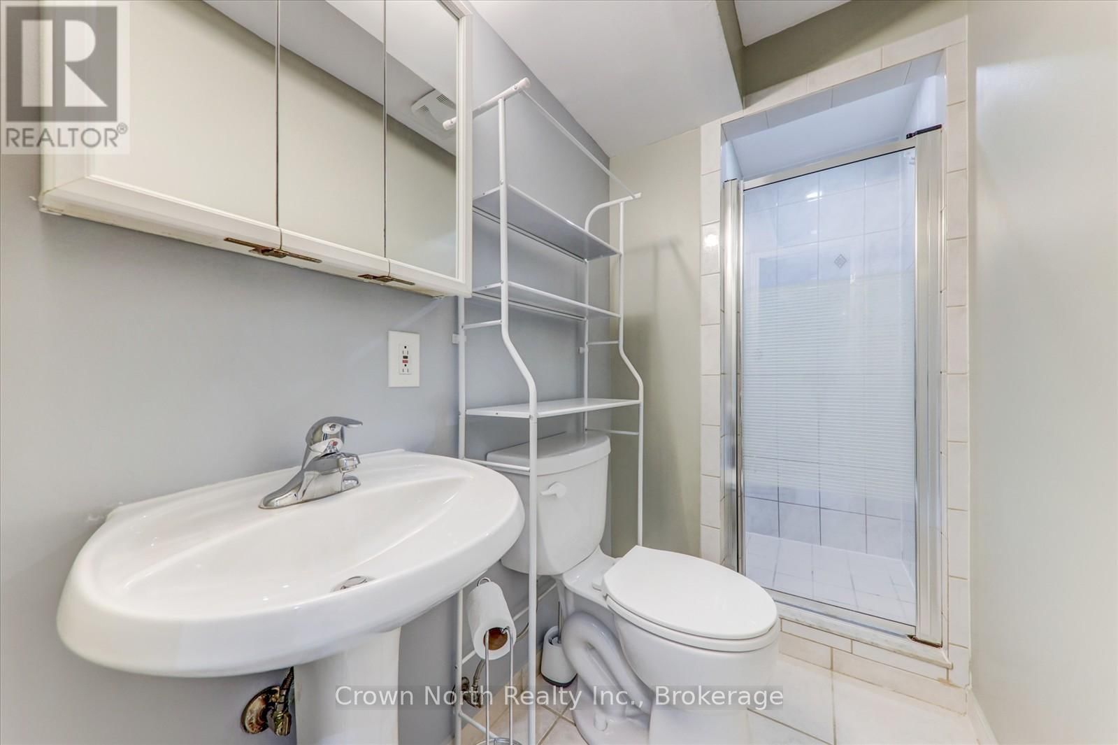 17 PLUMROSE BOULEVARD Image 21