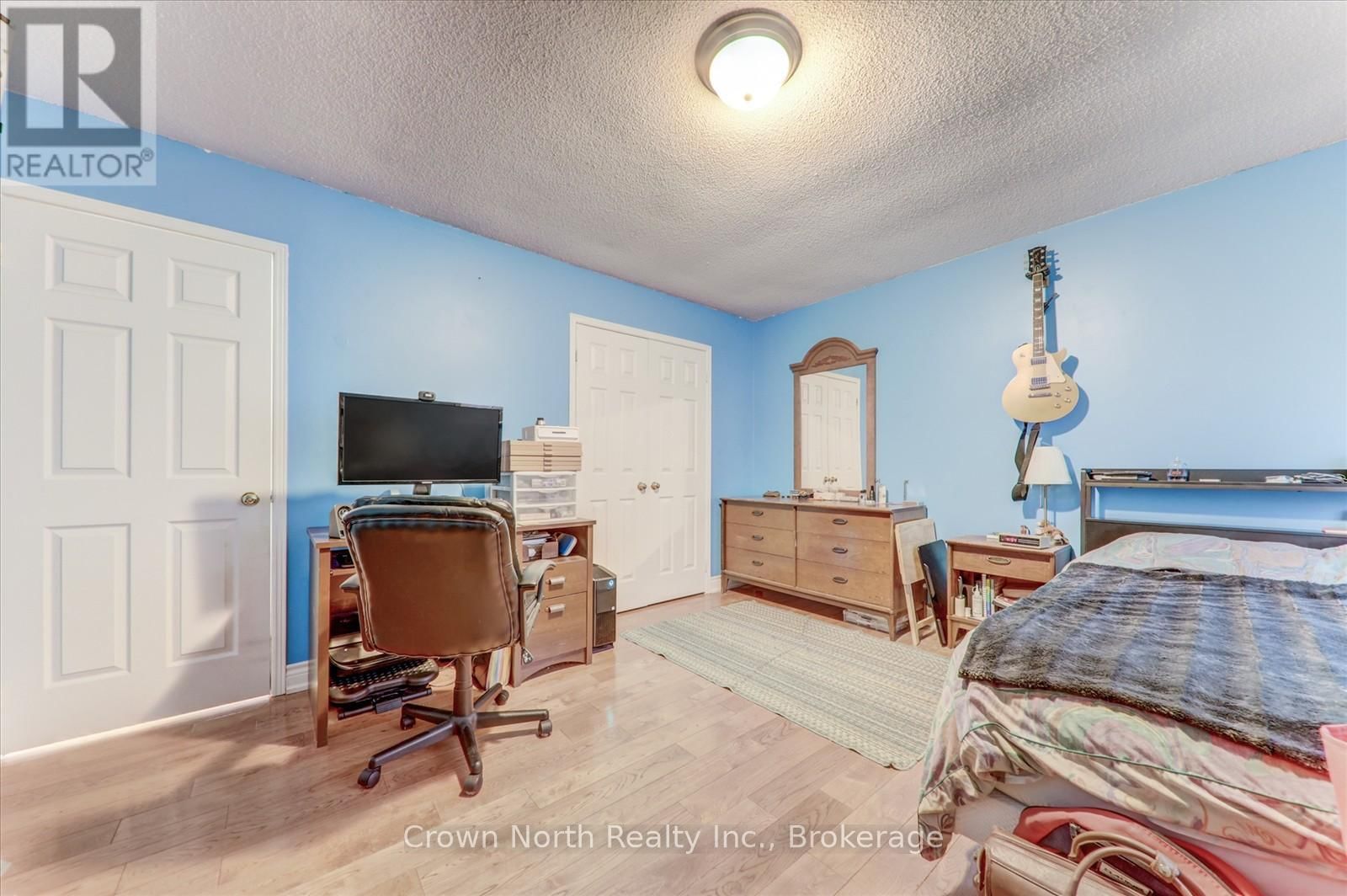 17 PLUMROSE BOULEVARD Image 28