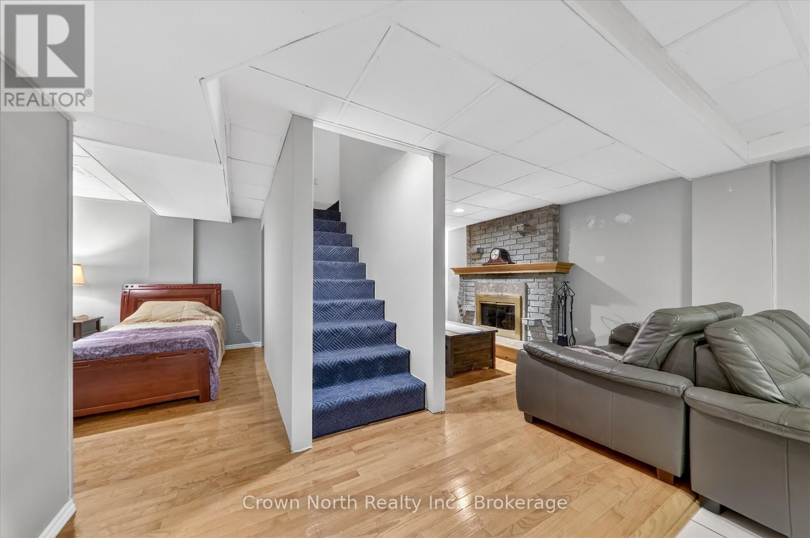 17 PLUMROSE BOULEVARD Image 33