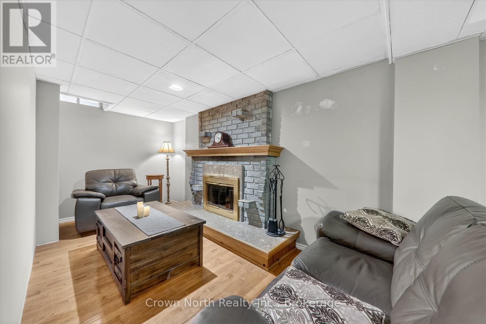 17 PLUMROSE BOULEVARD Image 34