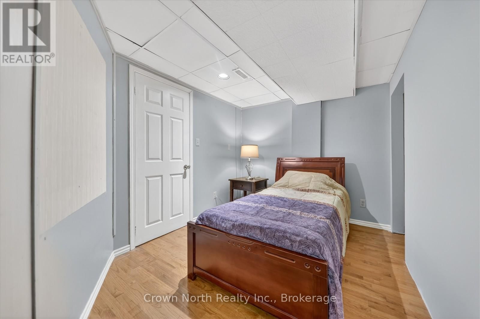 17 PLUMROSE BOULEVARD Image 35