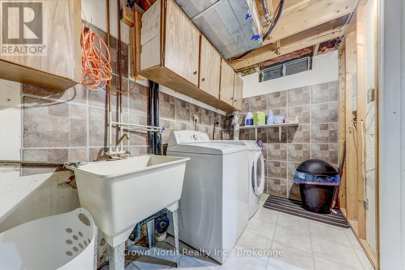 17 PLUMROSE BOULEVARD Image 36