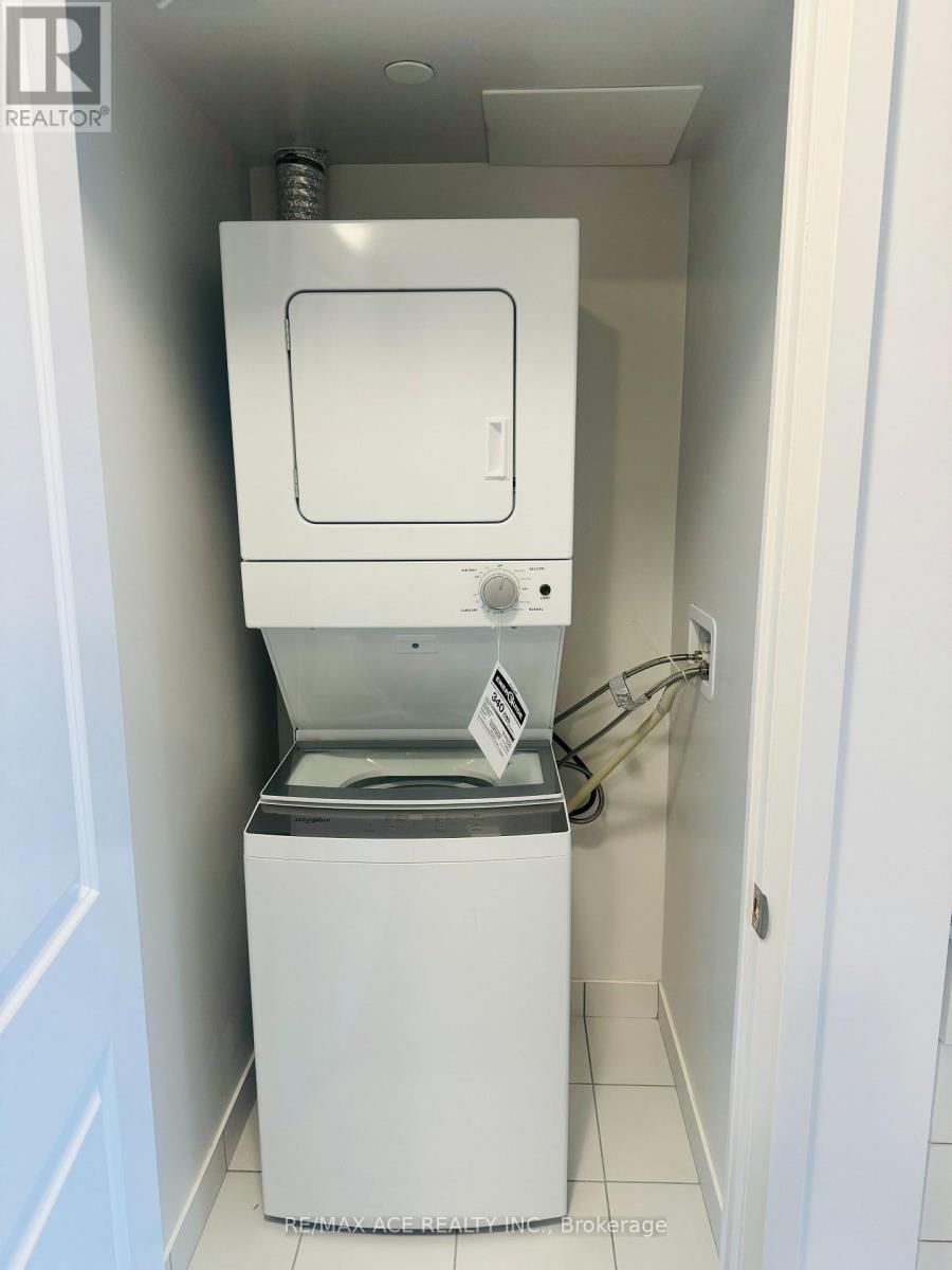 1102 - 20 MEADOWGLEN PLACE Image 14