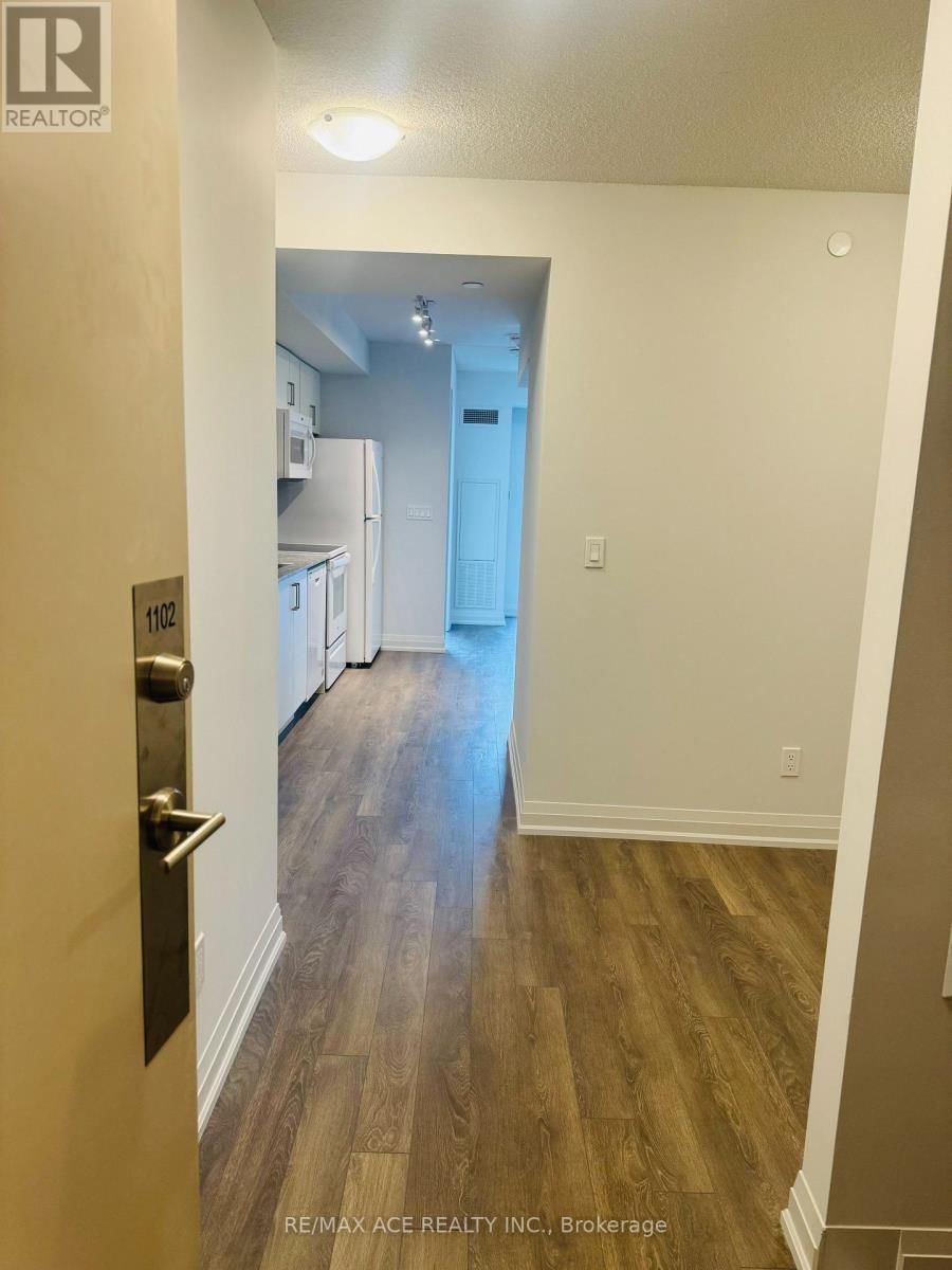 1102 - 20 MEADOWGLEN PLACE Image 2