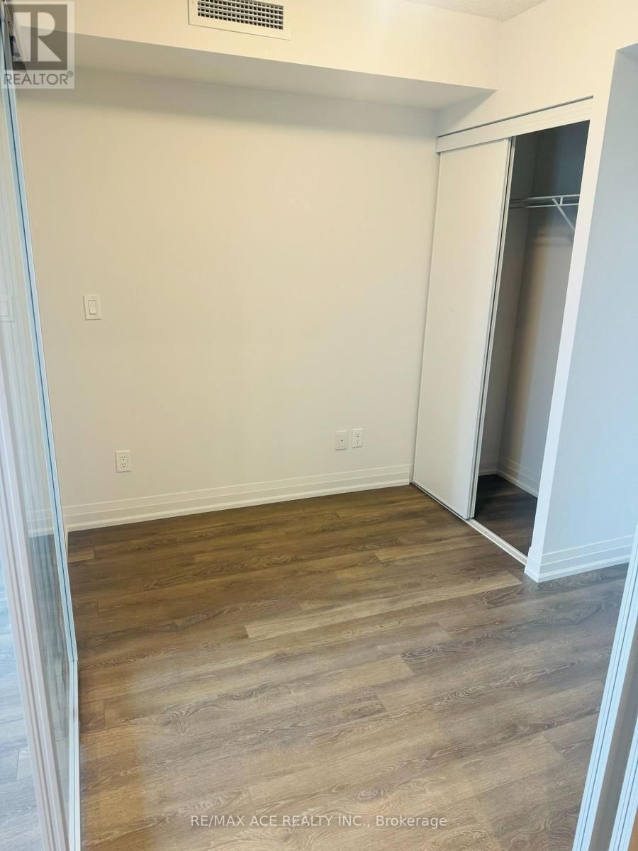 1102 - 20 MEADOWGLEN PLACE Image 7