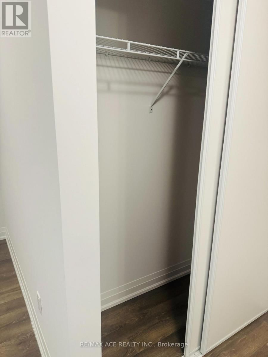 1102 - 20 MEADOWGLEN PLACE Image 9