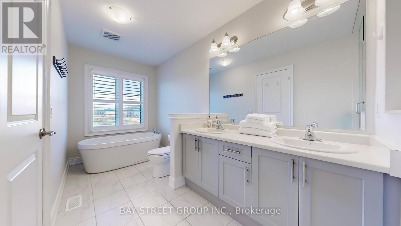 110 CHRISTINE ELLIOTT AVENUE Image 20