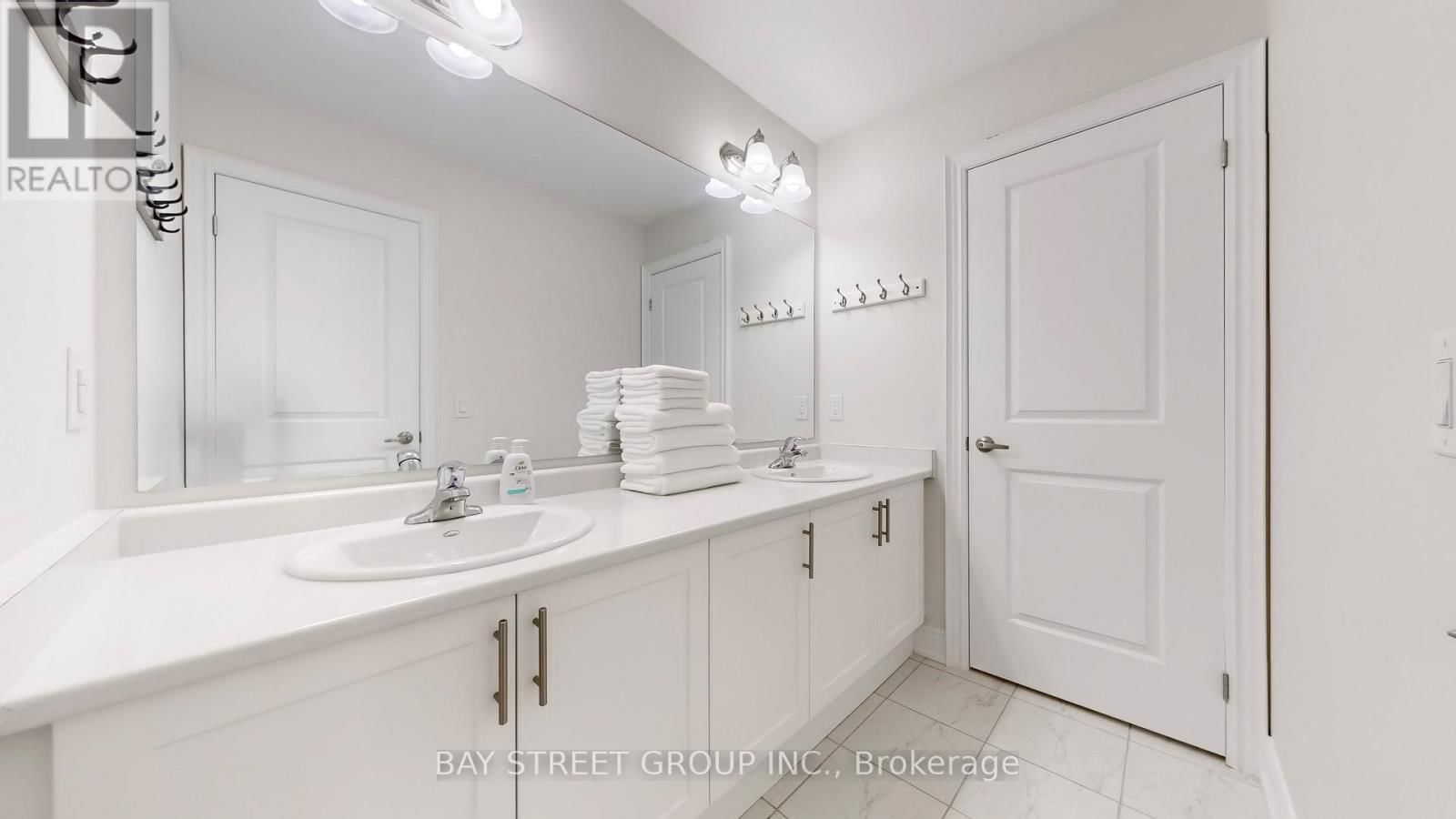 110 CHRISTINE ELLIOTT AVENUE Image 25