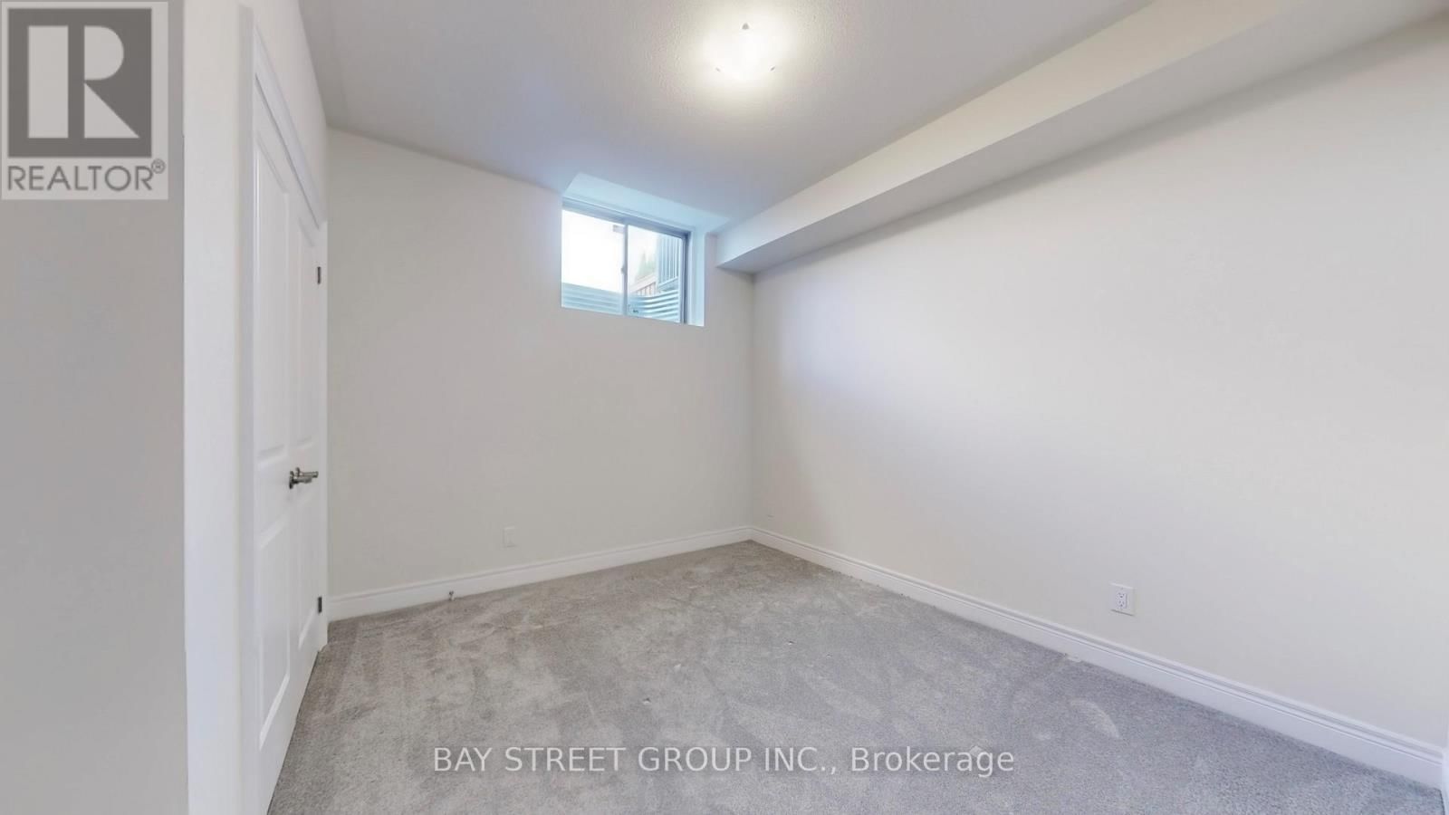 110 CHRISTINE ELLIOTT AVENUE Image 32