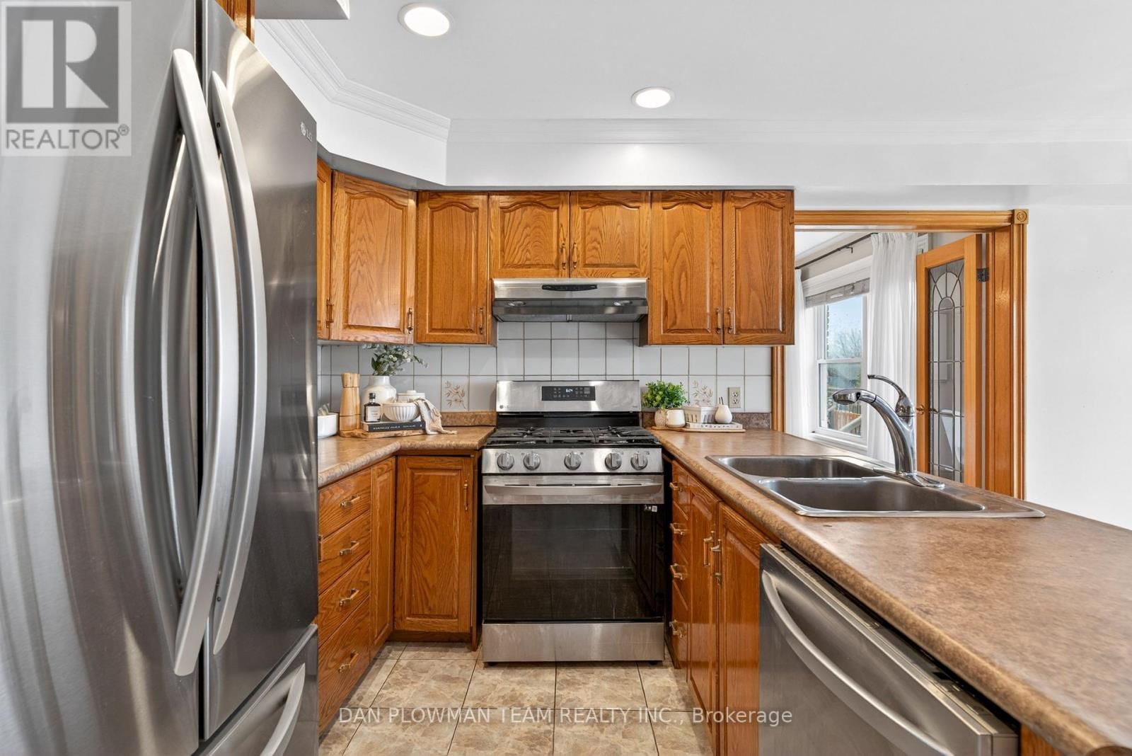 357 POWELL ROAD Image 12