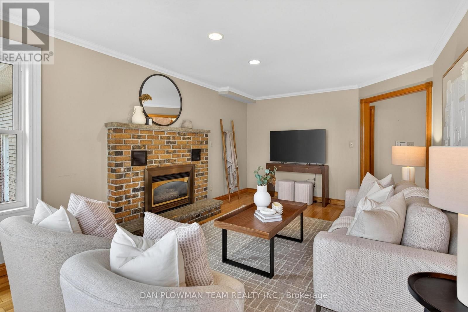 357 POWELL ROAD Image 16