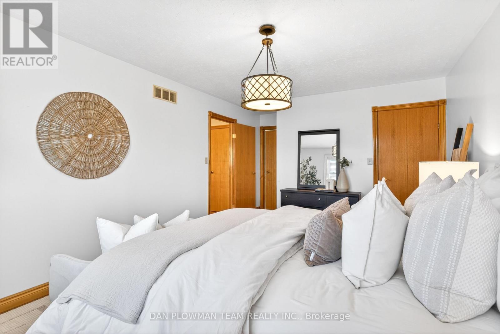 357 POWELL ROAD Image 24