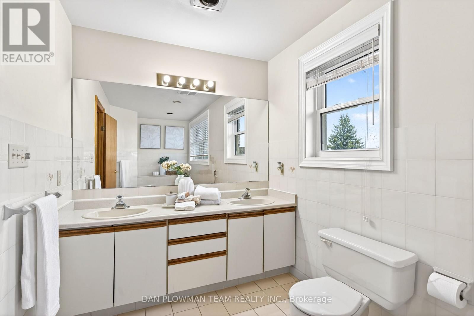 357 POWELL ROAD Image 25