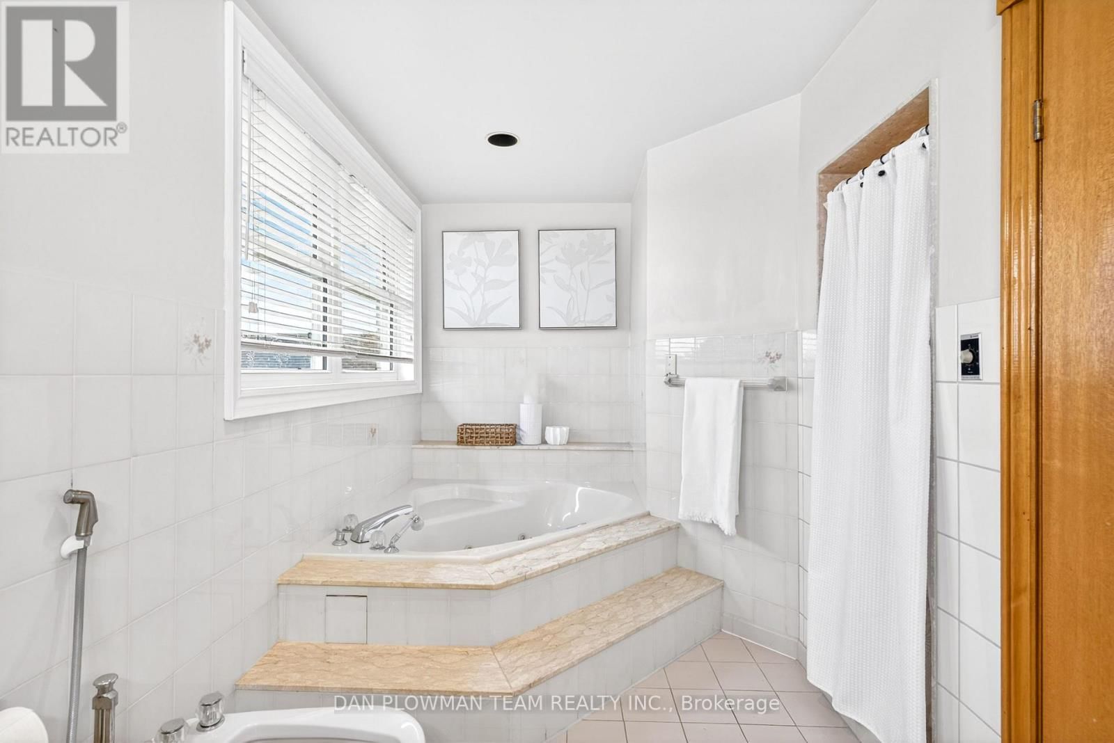 357 POWELL ROAD Image 26