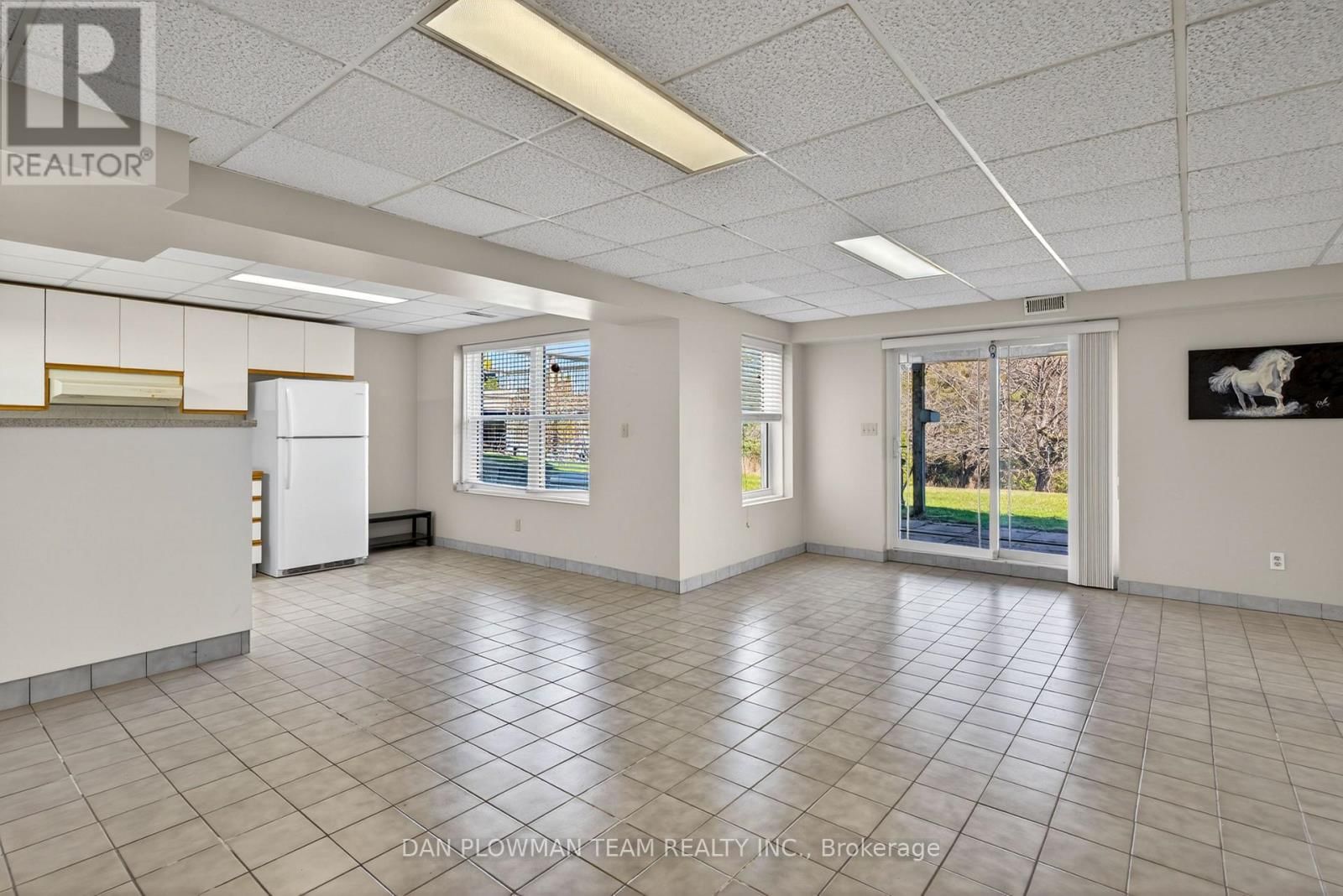 357 POWELL ROAD Image 33