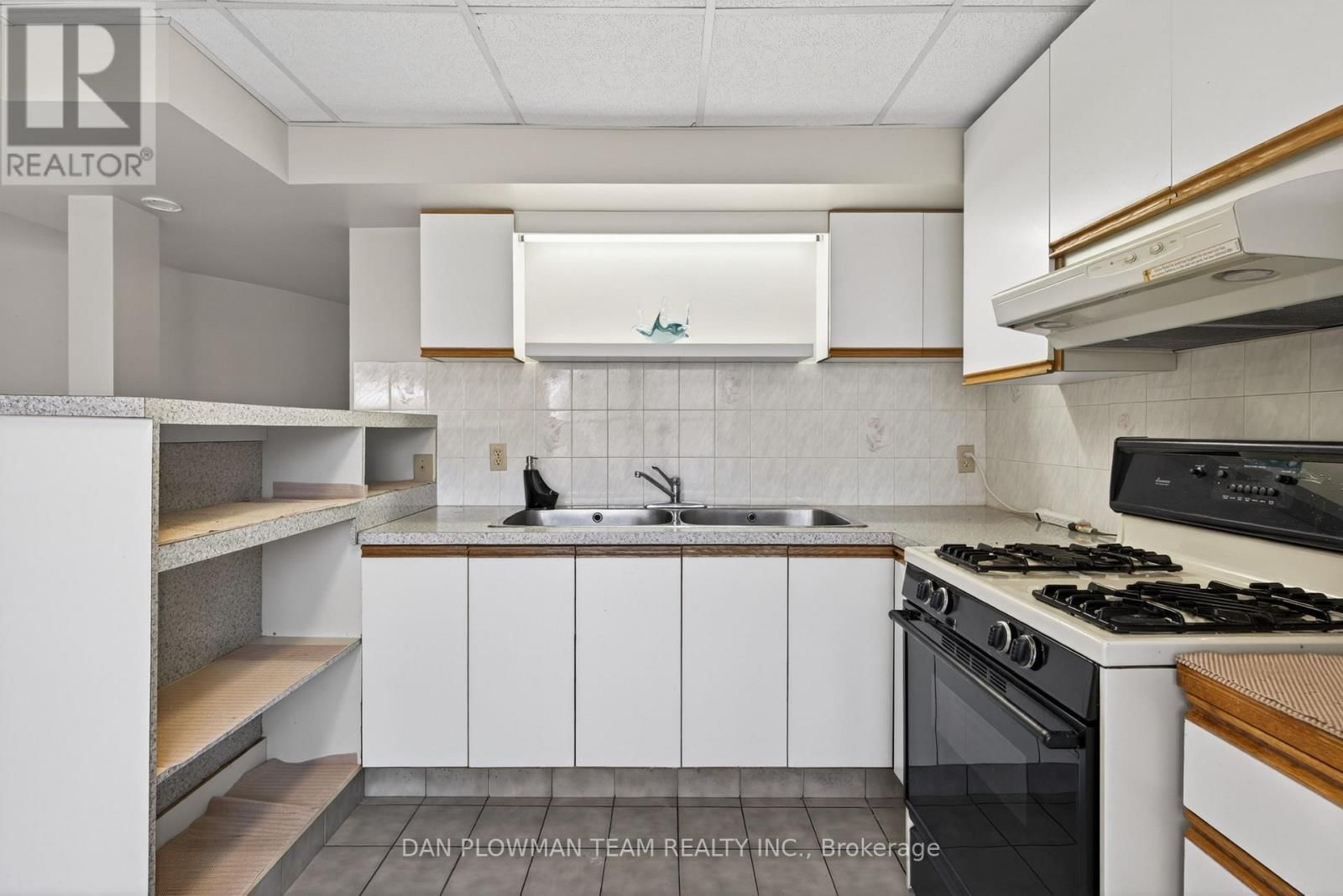 357 POWELL ROAD Image 36