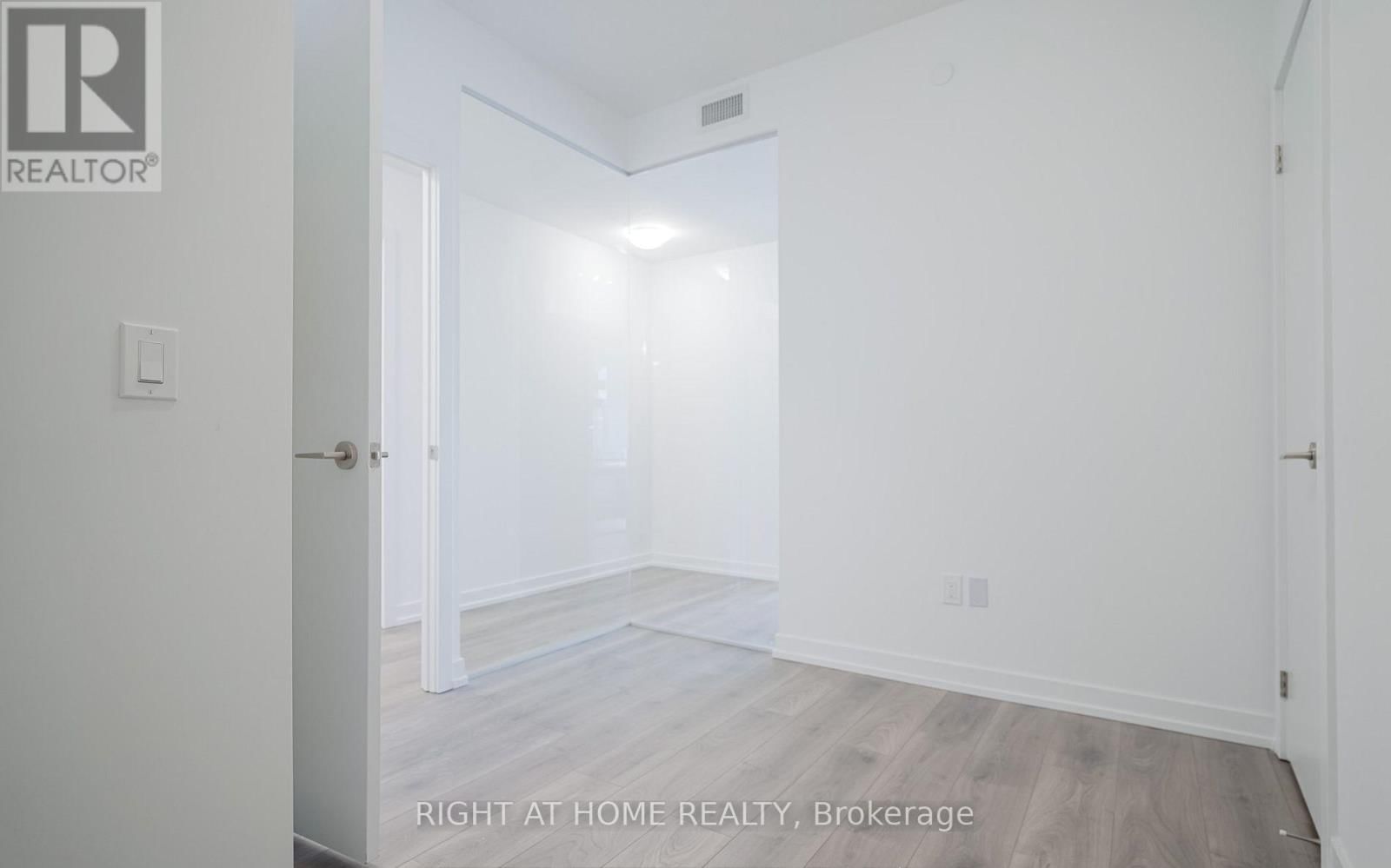 2803 - 1435 CELEBRATION DRIVE Image 17