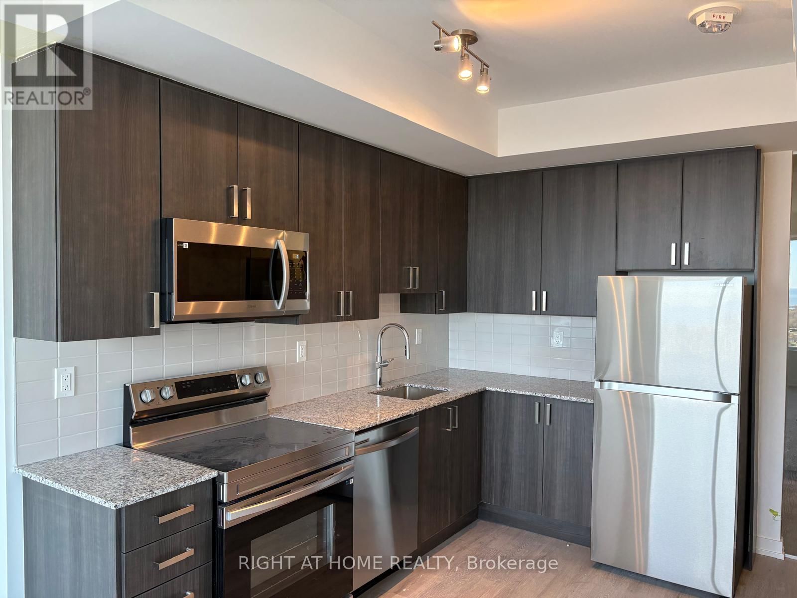 2803 - 1435 CELEBRATION DRIVE Image 24