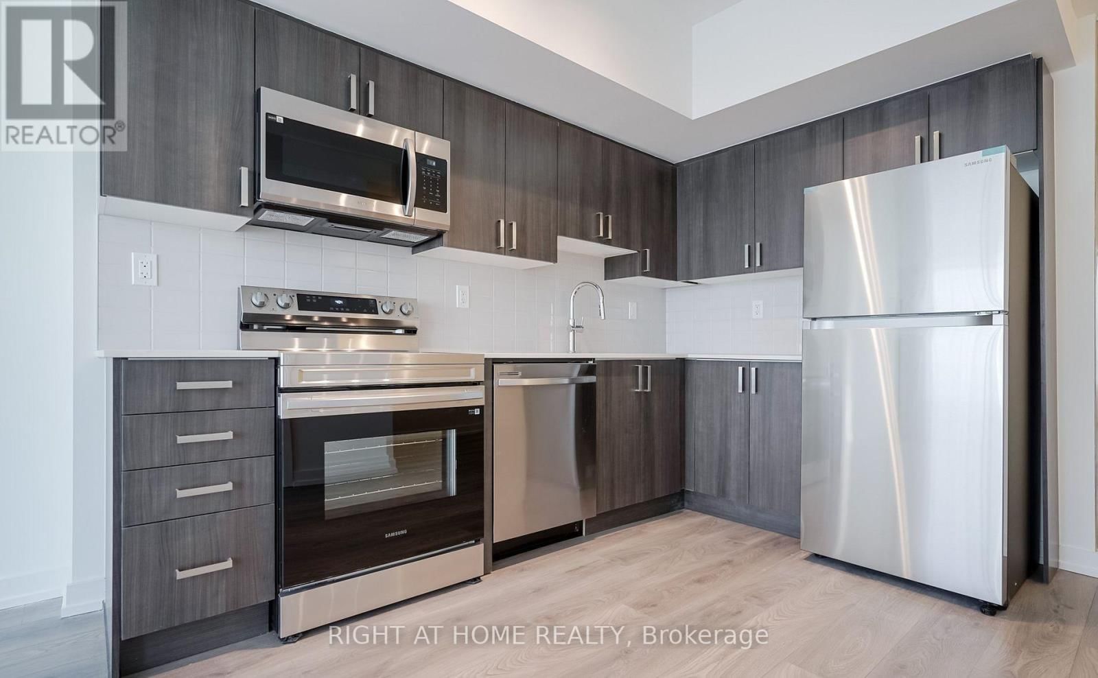 2803 - 1435 CELEBRATION DRIVE Image 9