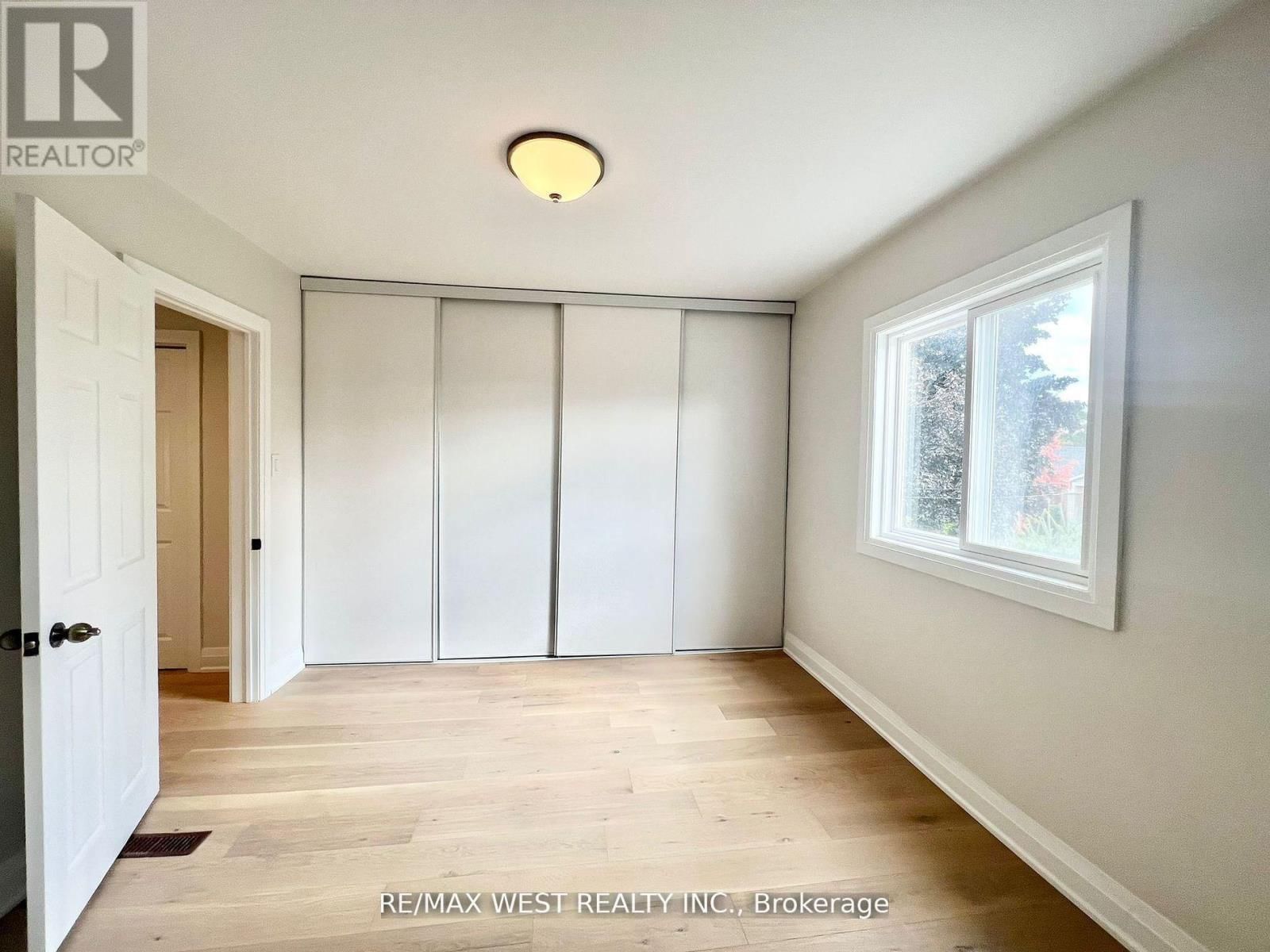 2nd Flr - 4 SUTHERLAND AVENUE Image 7