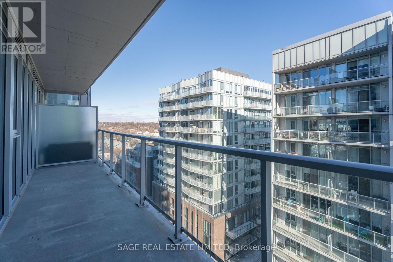 1102 - 15 BASEBALL PLACE Image 14