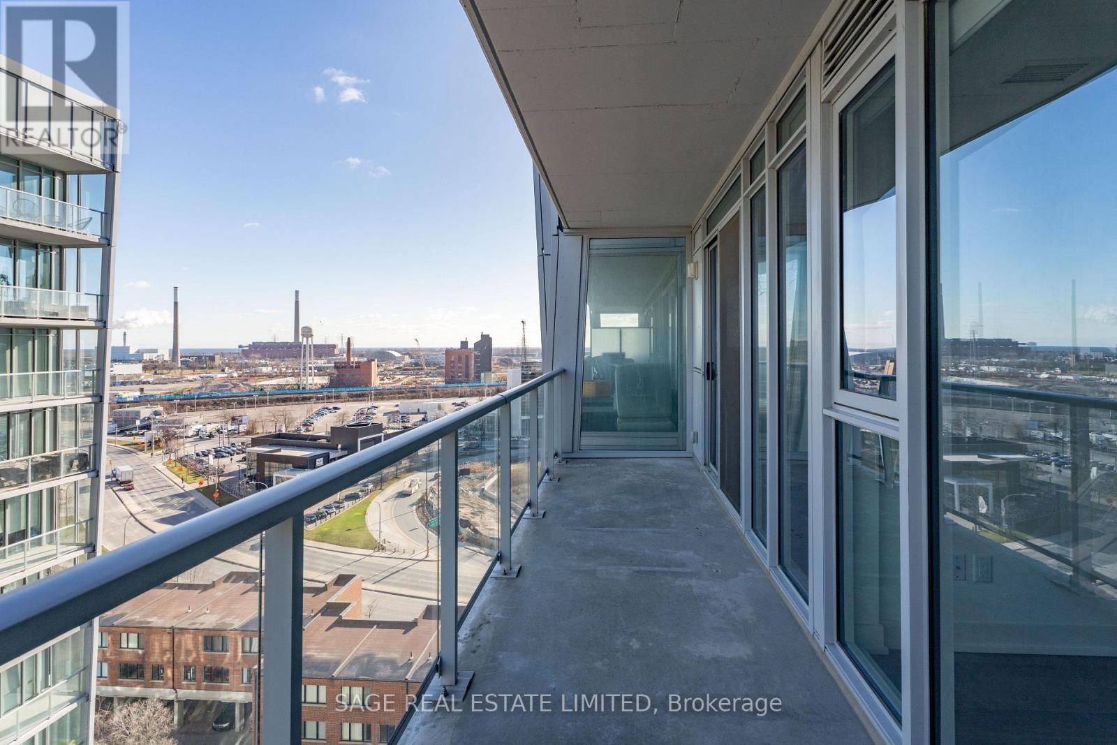 1102 - 15 BASEBALL PLACE Image 16