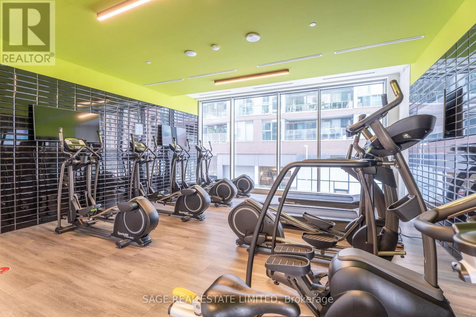 1102 - 15 BASEBALL PLACE Image 21