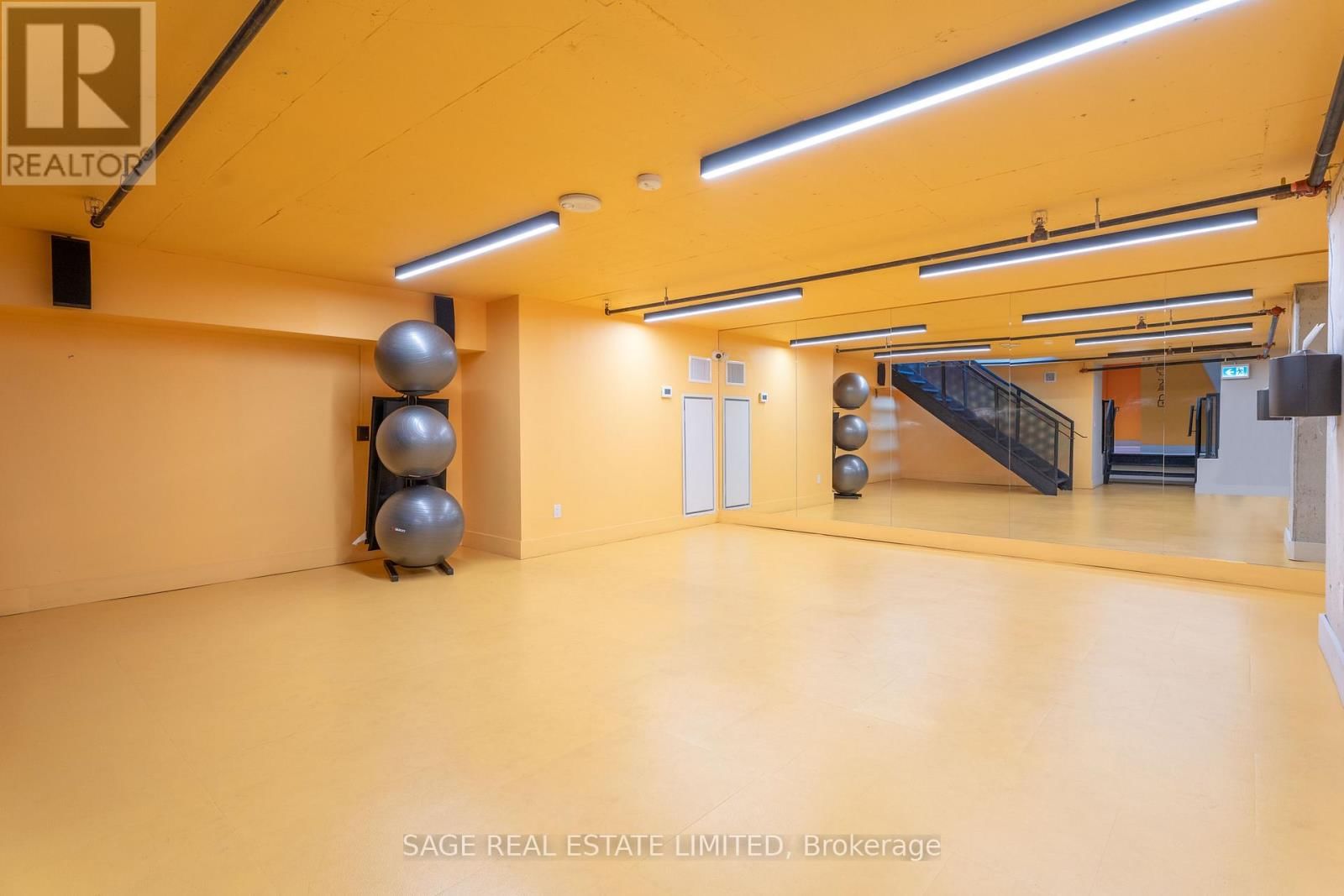 1102 - 15 BASEBALL PLACE Image 22