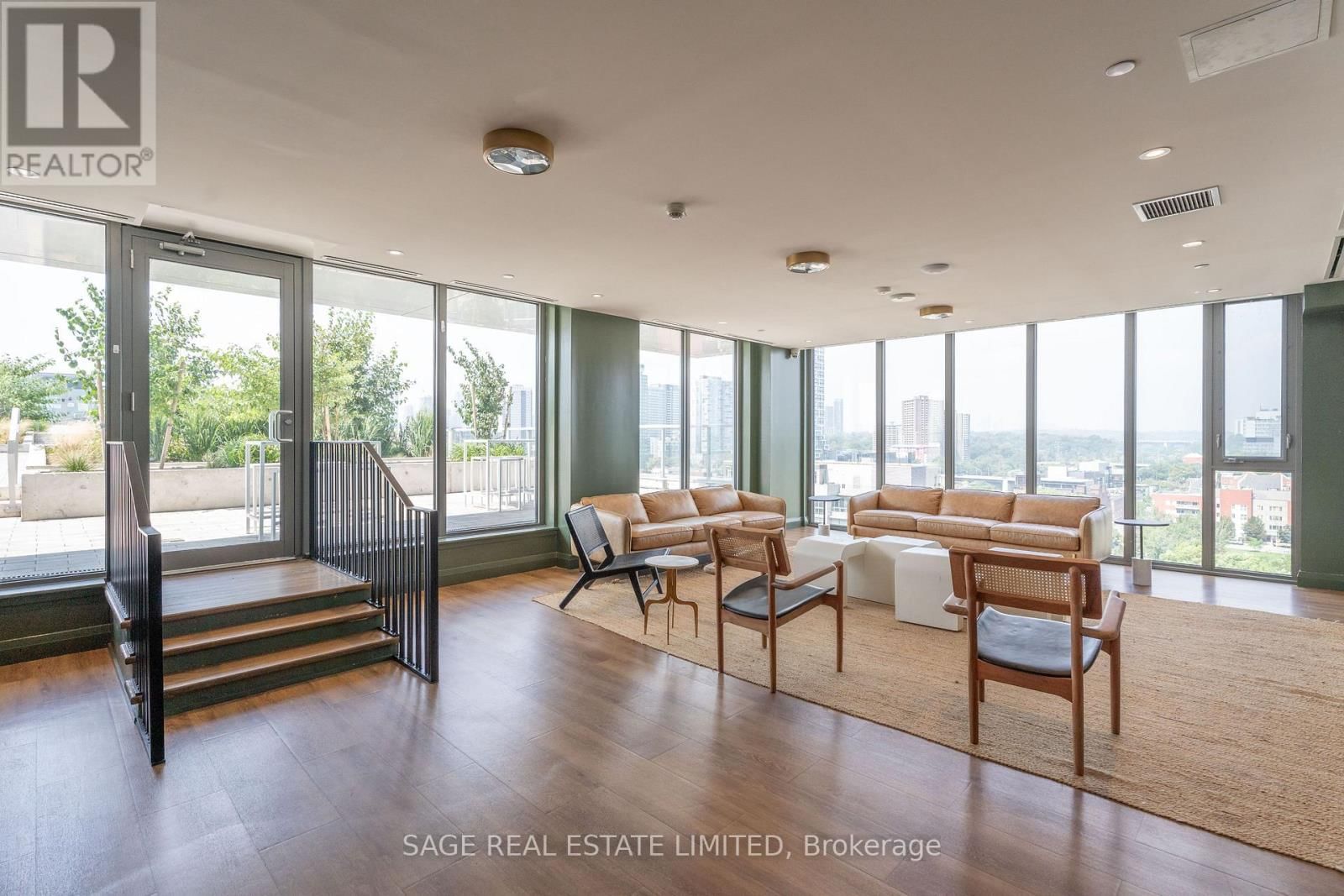 1102 - 15 BASEBALL PLACE Image 26