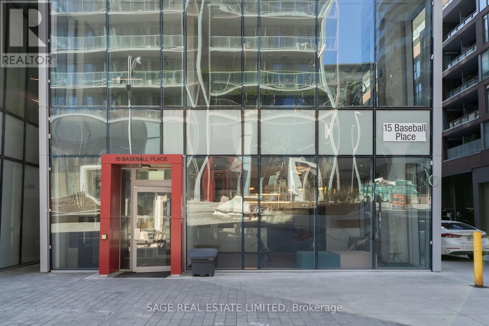 1102 - 15 BASEBALL PLACE Image 28