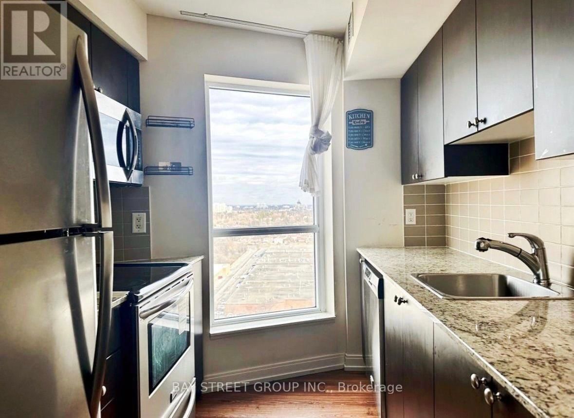 1908 - 151 VILLAGE GREEN SQUARE Image 4