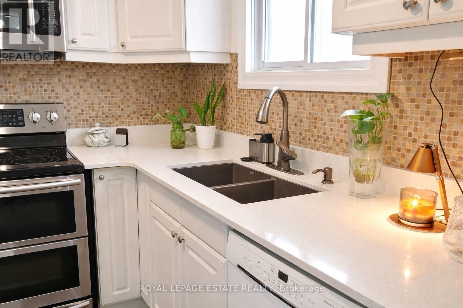 130 WILLIAM STEPHENSON DRIVE Image 13