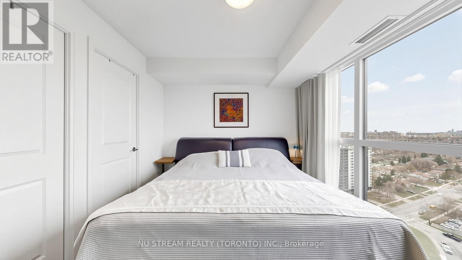 2109 - 20 MEADOWGLEN PLACE Image 12