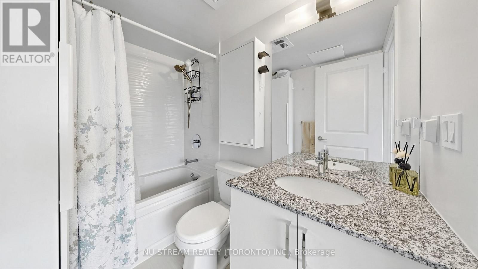 2109 - 20 MEADOWGLEN PLACE Image 19