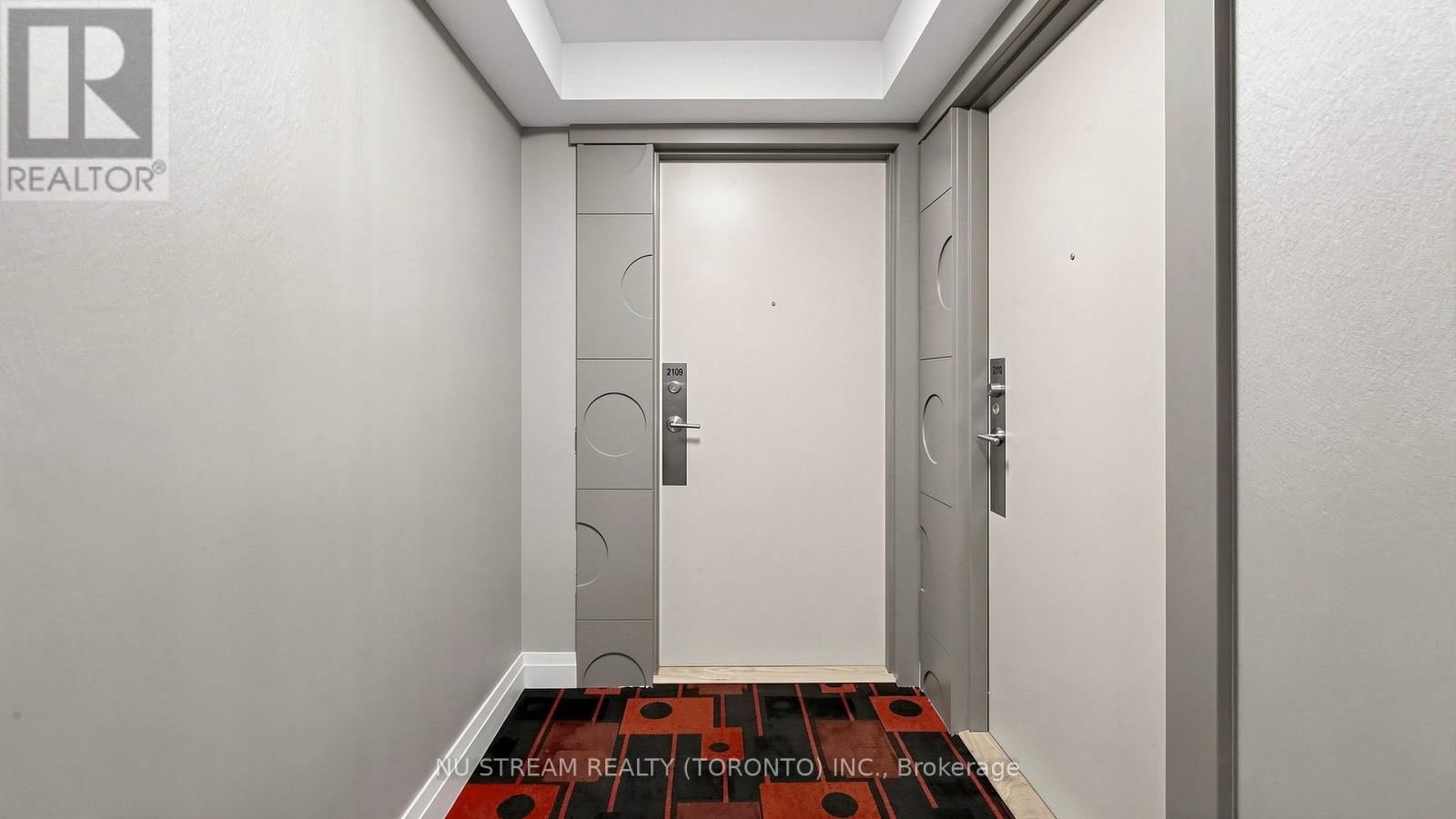 2109 - 20 MEADOWGLEN PLACE Image 28