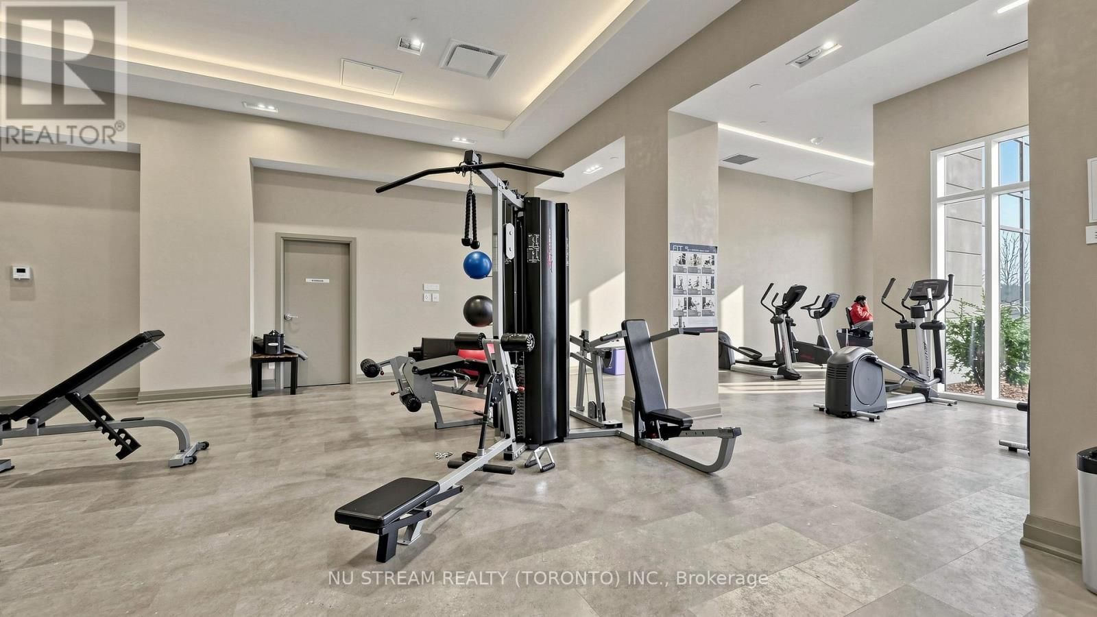 2109 - 20 MEADOWGLEN PLACE Image 31