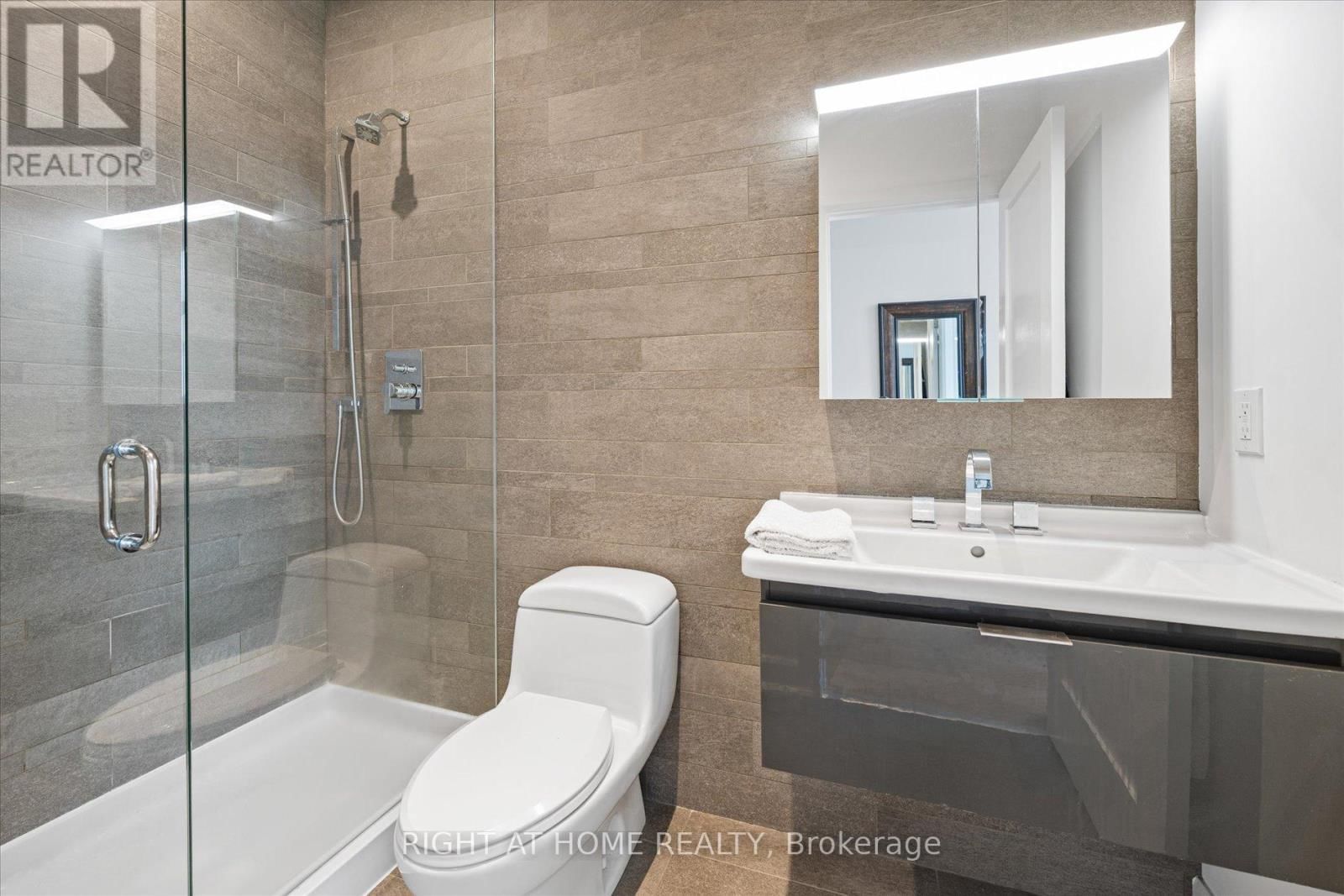 601 - 580 KINGSTON ROAD Image 15