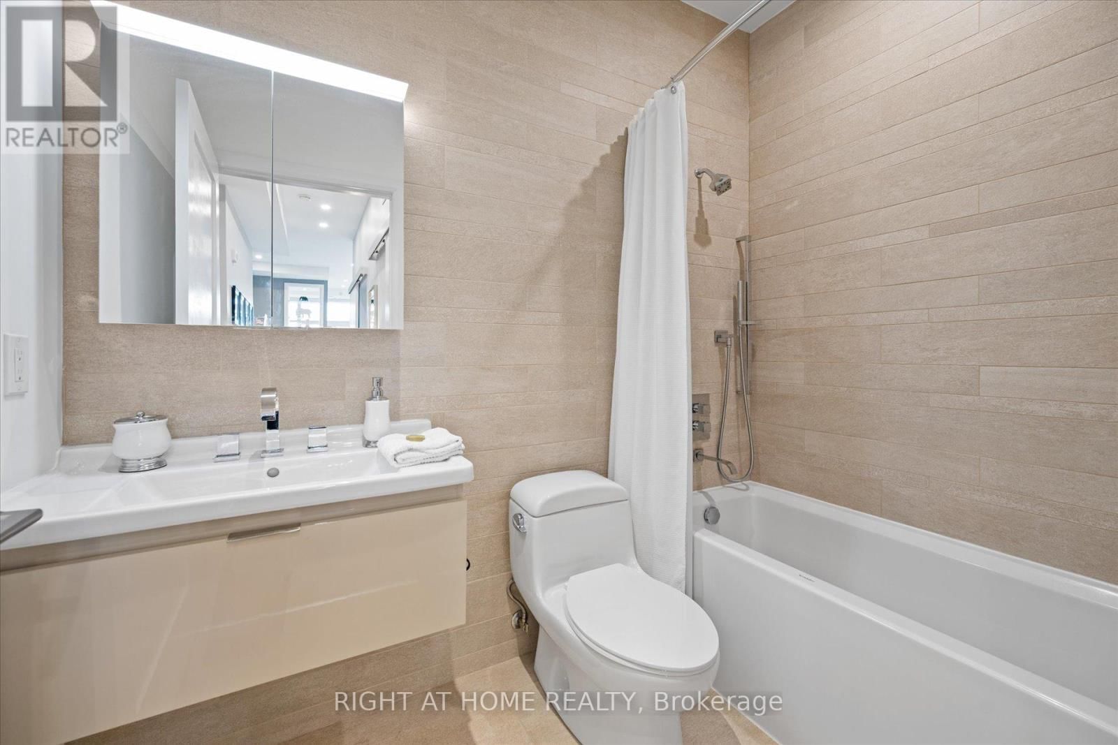 601 - 580 KINGSTON ROAD Image 17