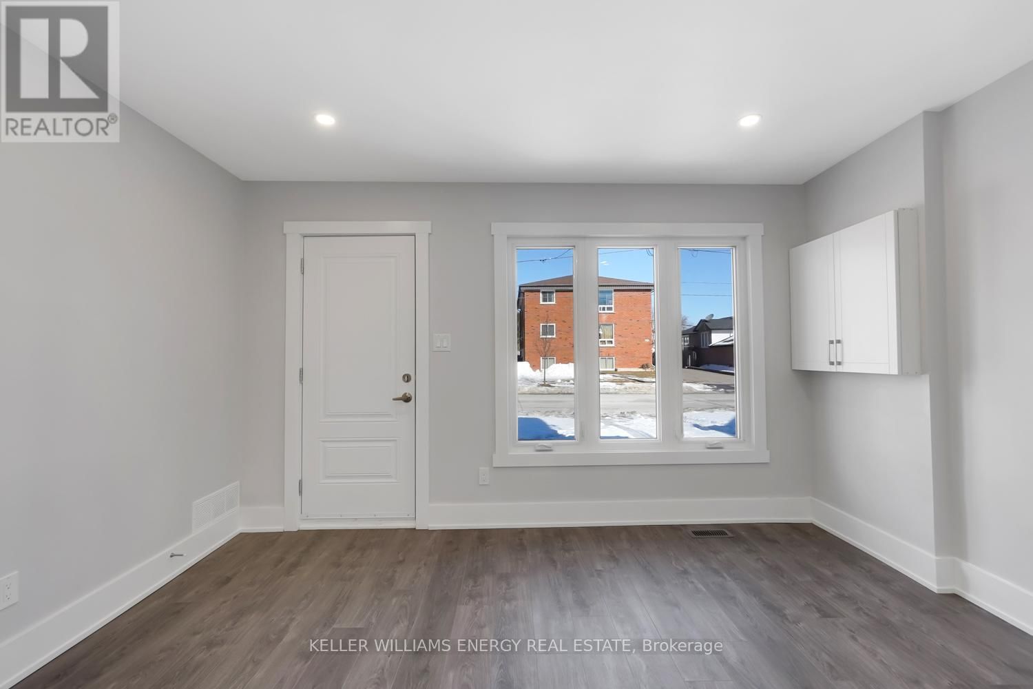 Main Floor - 89 ORCHARD VIEW BOULEVARD Image 2