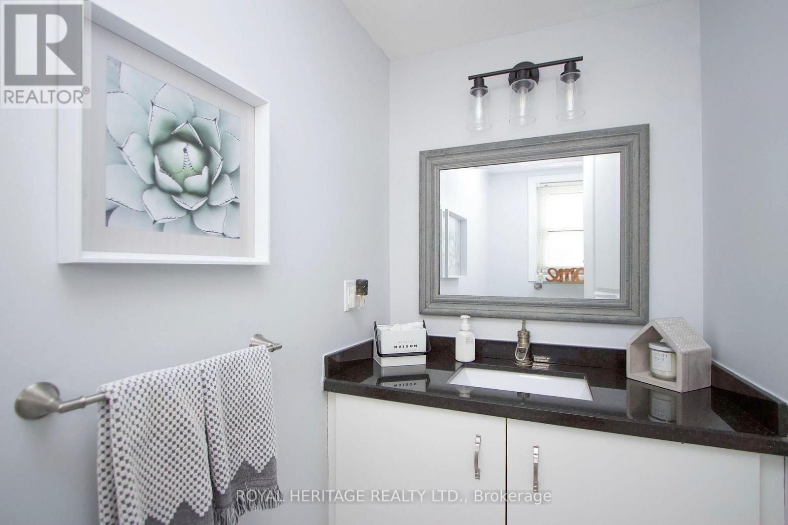 11 GLANVILLE CRESCENT Image 11