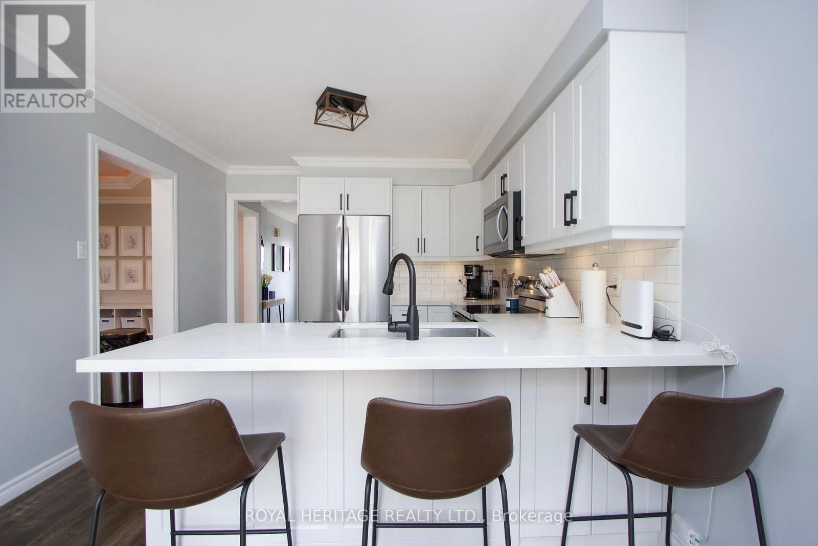 11 GLANVILLE CRESCENT Image 14